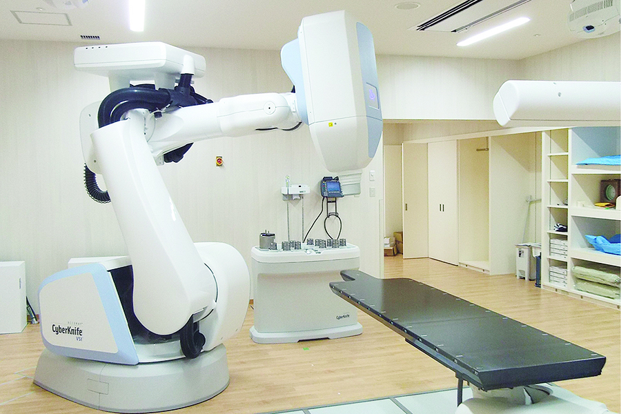 定位放射線治療専門装置（サイバーナイフ）の写真